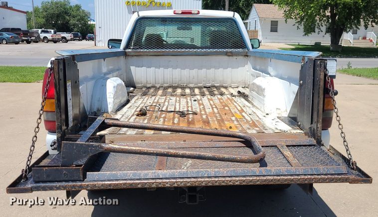 image for item DK1883 2002 Chevrolet Silverado 2500  pickup truck