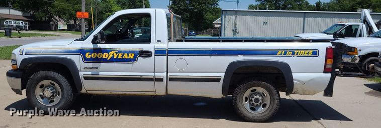 image for item DK1883 2002 Chevrolet Silverado 2500  pickup truck