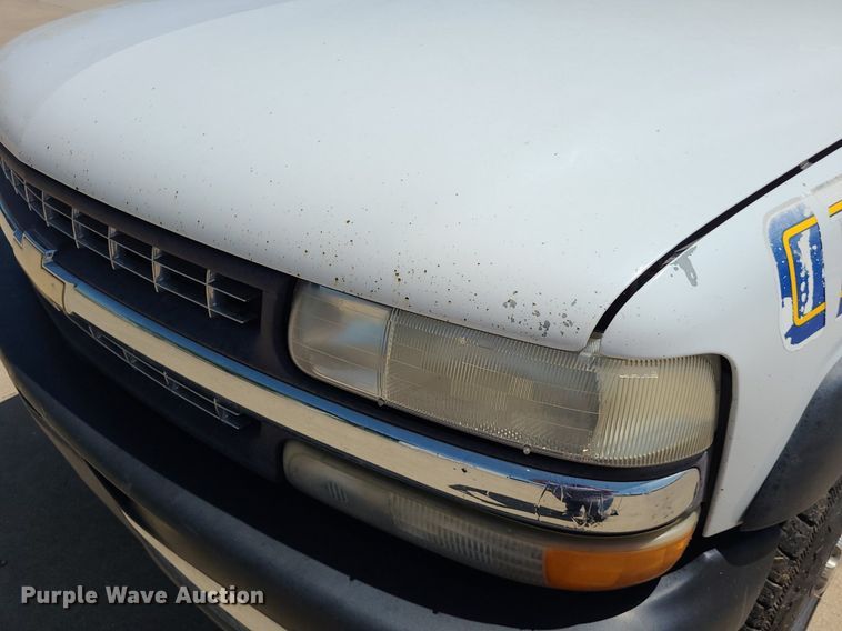 image for item DK1883 2002 Chevrolet Silverado 2500  pickup truck