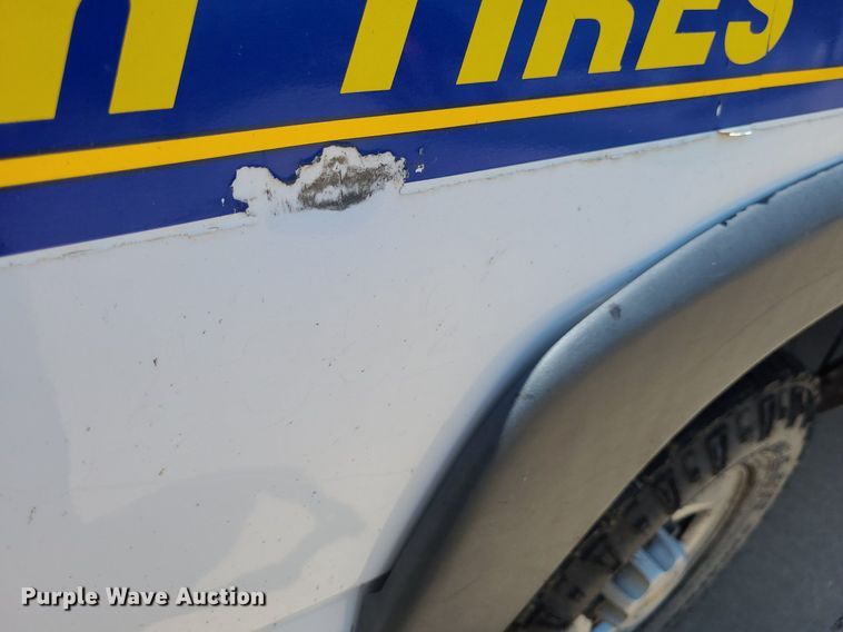 image for item DK1883 2002 Chevrolet Silverado 2500  pickup truck