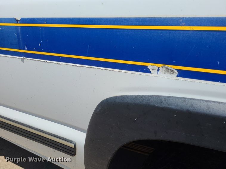 image for item DK1883 2002 Chevrolet Silverado 2500  pickup truck