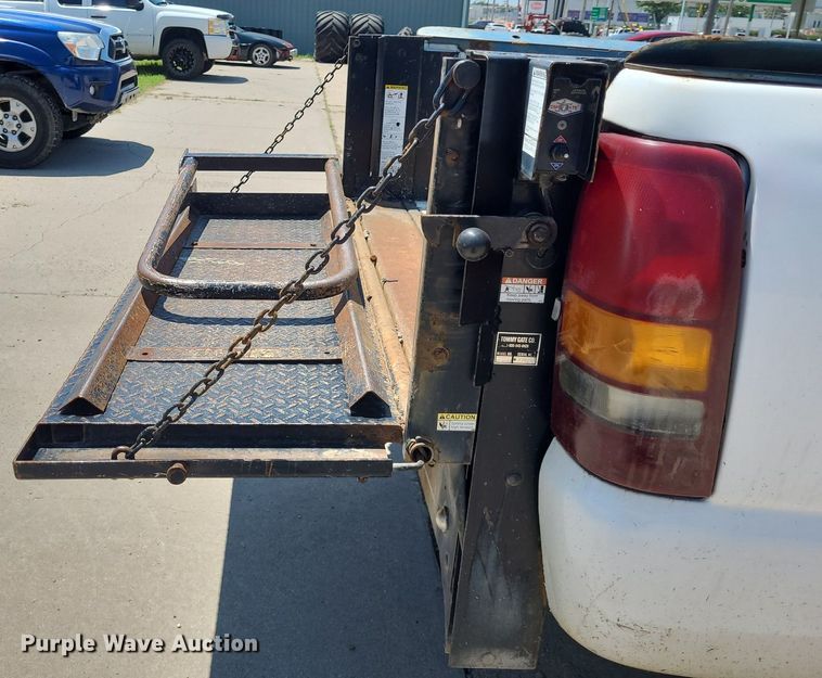 image for item DK1883 2002 Chevrolet Silverado 2500  pickup truck