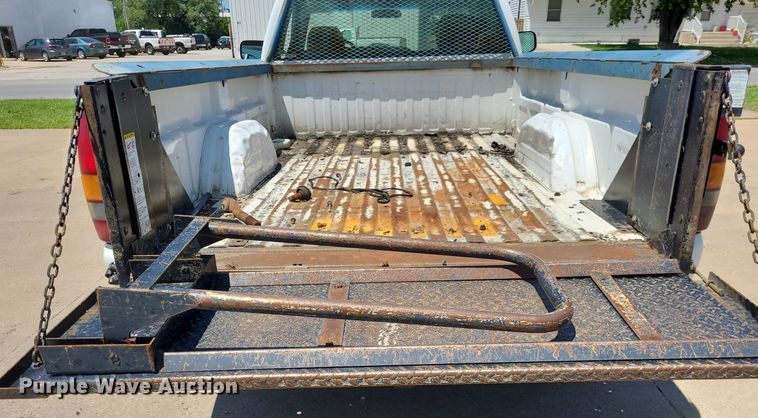 image for item DK1883 2002 Chevrolet Silverado 2500  pickup truck