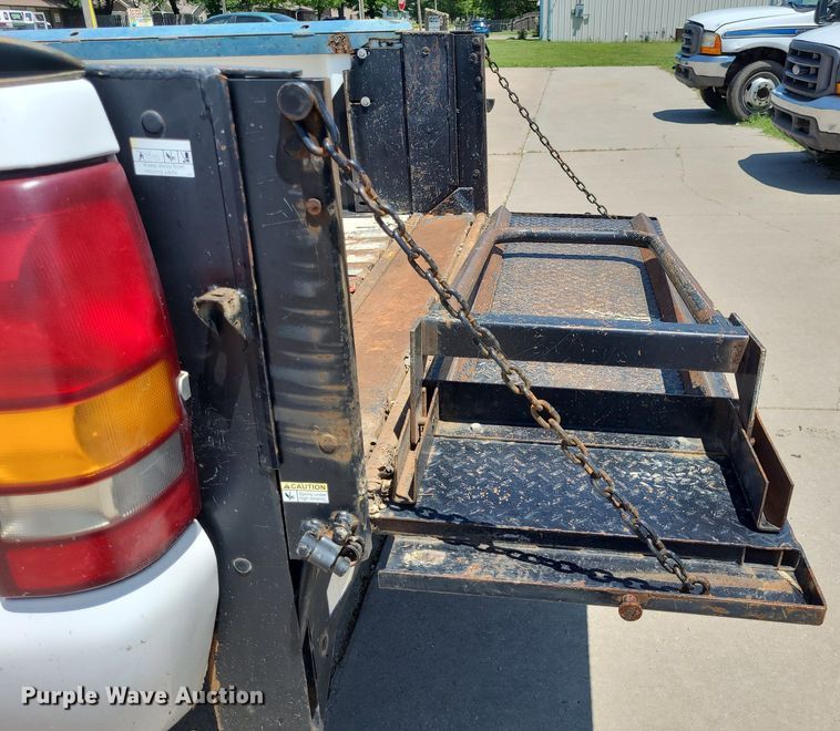 image for item DK1883 2002 Chevrolet Silverado 2500  pickup truck