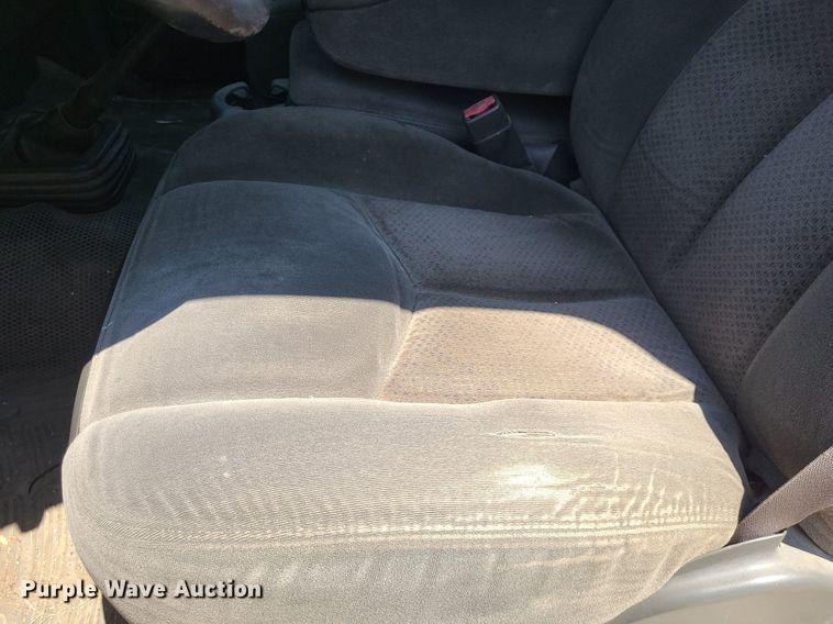 image for item DK1883 2002 Chevrolet Silverado 2500  pickup truck