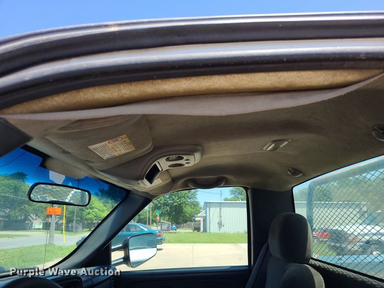 image for item DK1883 2002 Chevrolet Silverado 2500  pickup truck