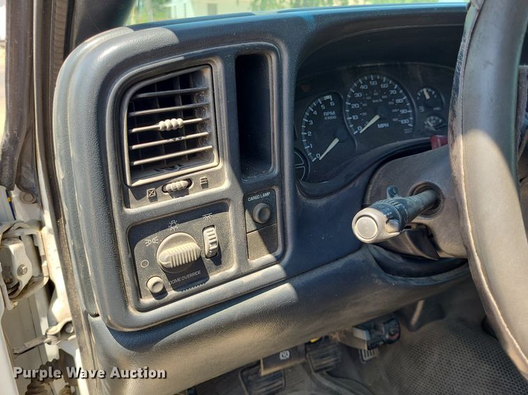 image for item DK1883 2002 Chevrolet Silverado 2500  pickup truck