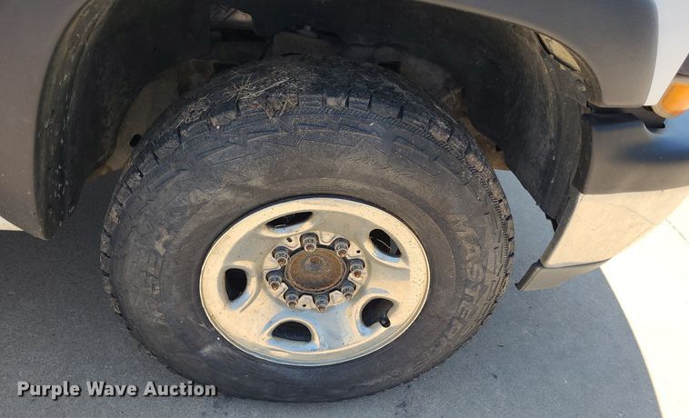 image for item DK1883 2002 Chevrolet Silverado 2500  pickup truck