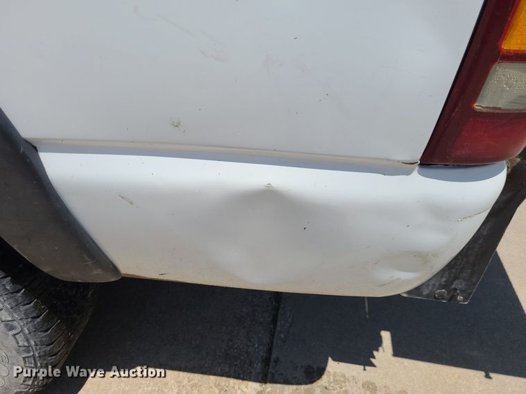 image for item DK1884 2001 Chevrolet Silverado 2500  pickup truck