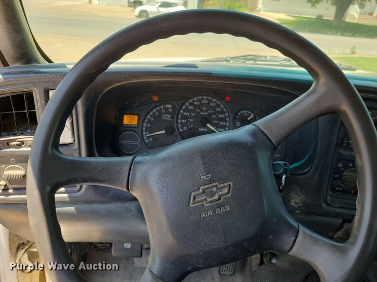 image for item DK1884 2001 Chevrolet Silverado 2500  pickup truck