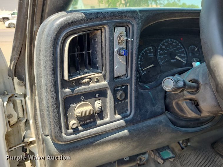 image for item DK1884 2001 Chevrolet Silverado 2500  pickup truck