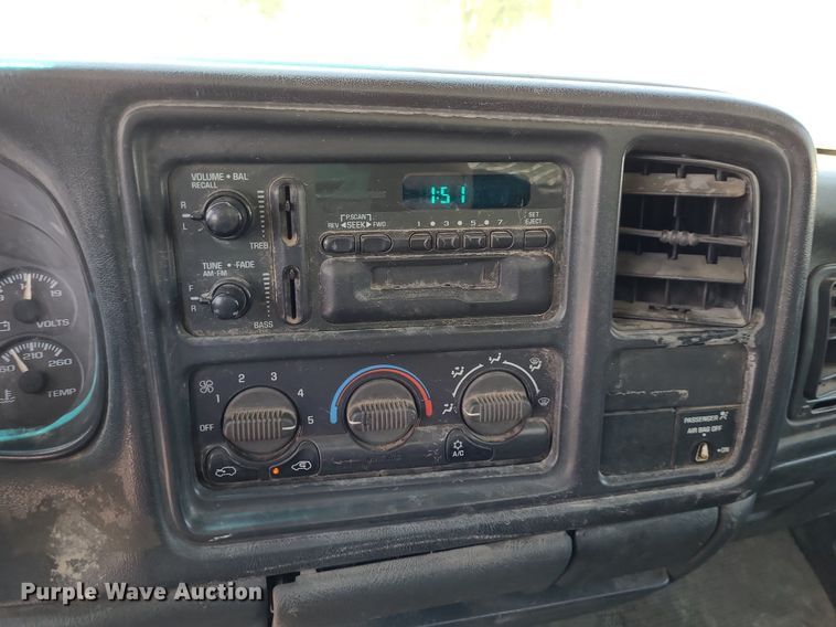 image for item DK1884 2001 Chevrolet Silverado 2500  pickup truck