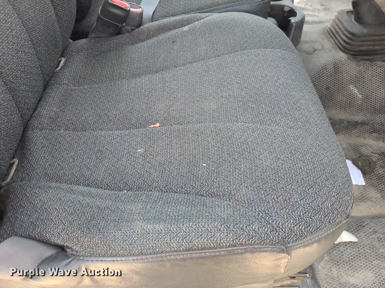 image for item DK1884 2001 Chevrolet Silverado 2500  pickup truck