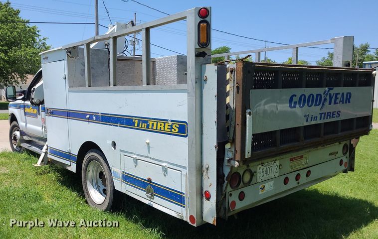 image for item DK1885 2000 Ford F550 Super Duty XL  utility / service truck