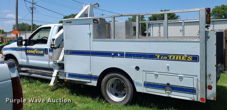 image for item DK1885 2000 Ford F550 Super Duty XL  utility / service truck