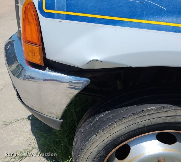 image for item DK1885 2000 Ford F550 Super Duty XL  utility / service truck