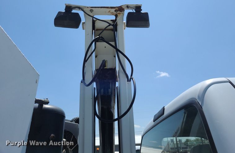 image for item DK1885 2000 Ford F550 Super Duty XL  utility / service truck