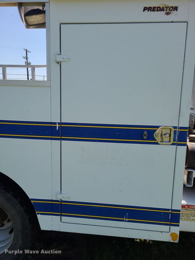 image for item DK1885 2000 Ford F550 Super Duty XL  utility / service truck