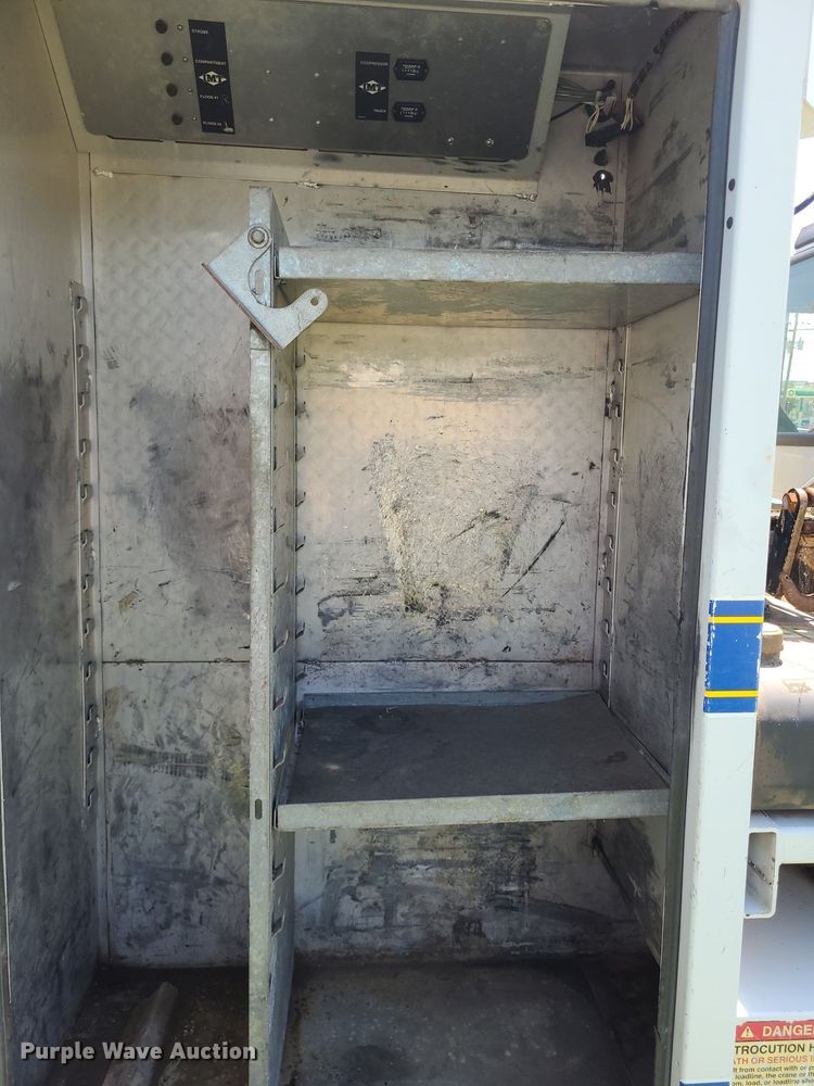 image for item DK1885 2000 Ford F550 Super Duty XL  utility / service truck