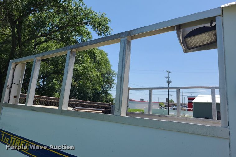 image for item DK1885 2000 Ford F550 Super Duty XL  utility / service truck