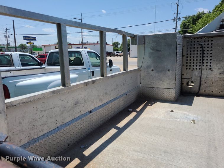 image for item DK1885 2000 Ford F550 Super Duty XL  utility / service truck