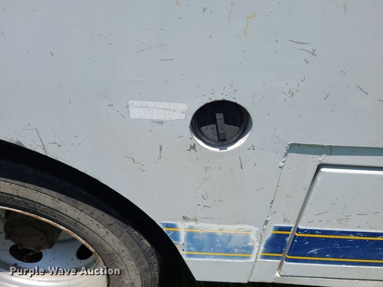 image for item DK1885 2000 Ford F550 Super Duty XL  utility / service truck