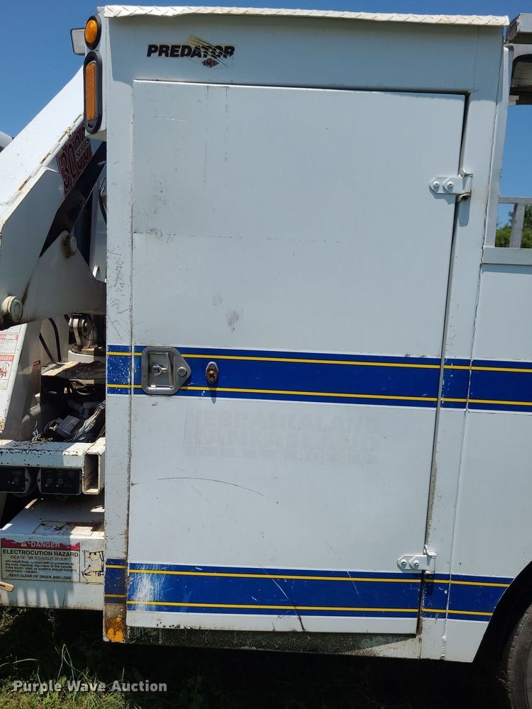 image for item DK1885 2000 Ford F550 Super Duty XL  utility / service truck