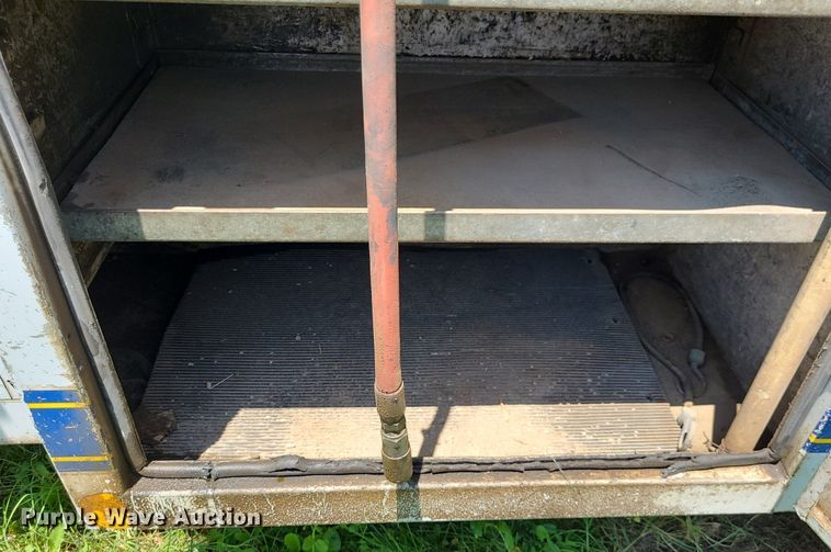 image for item DK1885 2000 Ford F550 Super Duty XL  utility / service truck