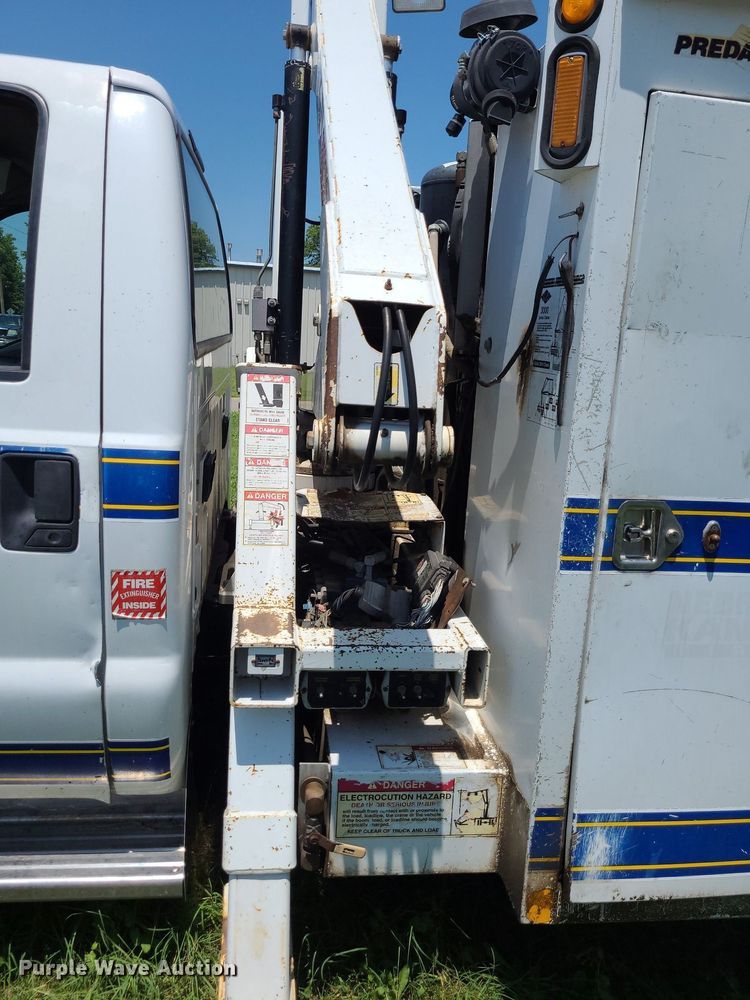 image for item DK1885 2000 Ford F550 Super Duty XL  utility / service truck