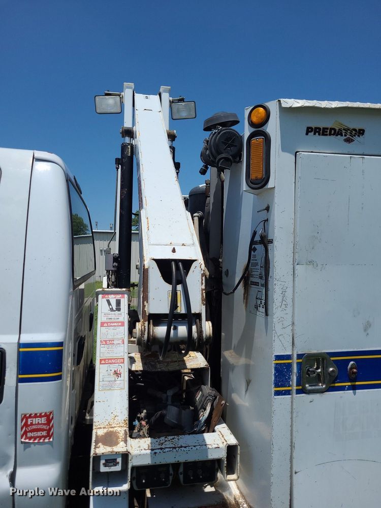 image for item DK1885 2000 Ford F550 Super Duty XL  utility / service truck