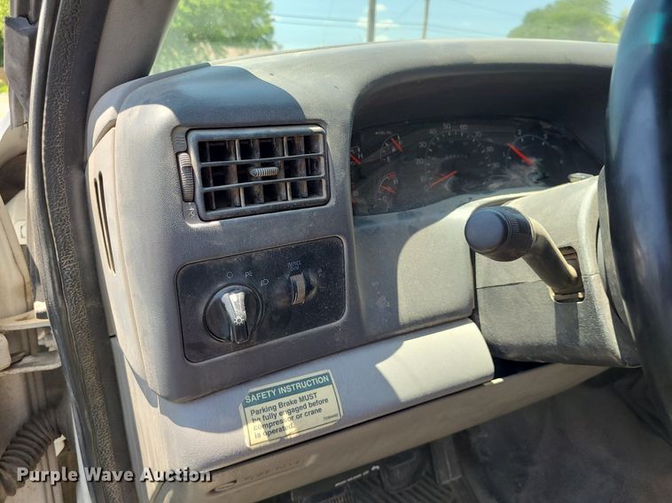 image for item DK1885 2000 Ford F550 Super Duty XL  utility / service truck