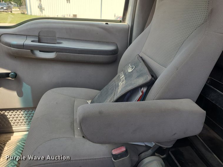 image for item DK1885 2000 Ford F550 Super Duty XL  utility / service truck