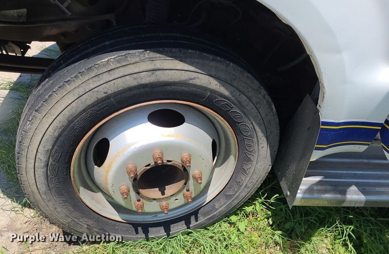 image for item DK1885 2000 Ford F550 Super Duty XL  utility / service truck