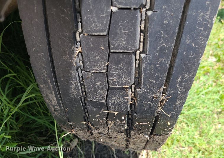 image for item DK1885 2000 Ford F550 Super Duty XL  utility / service truck