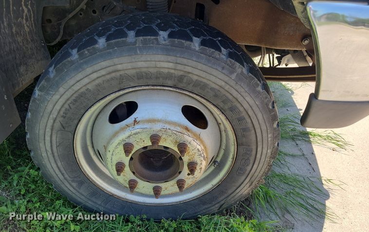 image for item DK1885 2000 Ford F550 Super Duty XL  utility / service truck