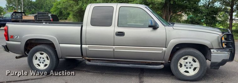 image for item DK1887 2006 Chevrolet Silverado 1500  Ext. Cab pickup truck