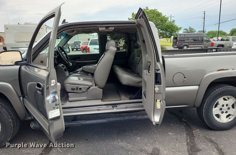 image for item DK1887 2006 Chevrolet Silverado 1500  Ext. Cab pickup truck