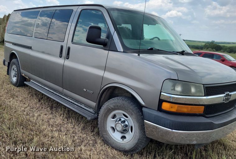 image for item DK1947 2006 Chevrolet Express 3500  van