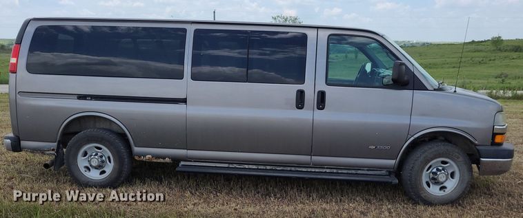 image for item DK1947 2006 Chevrolet Express 3500  van