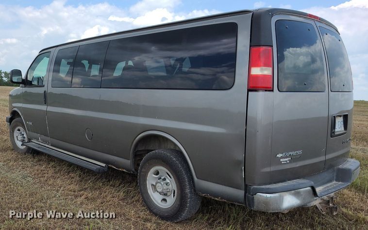image for item DK1947 2006 Chevrolet Express 3500  van