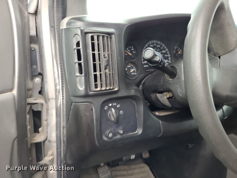 image for item DK1947 2006 Chevrolet Express 3500  van