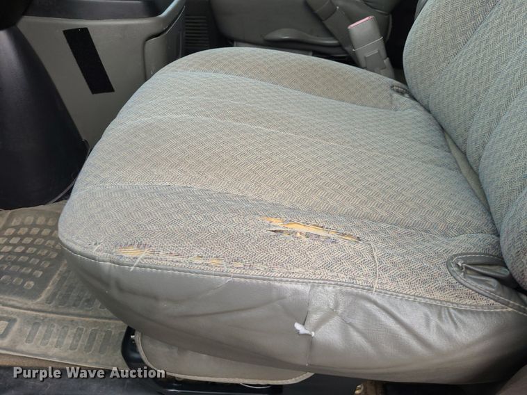 image for item DK1947 2006 Chevrolet Express 3500  van