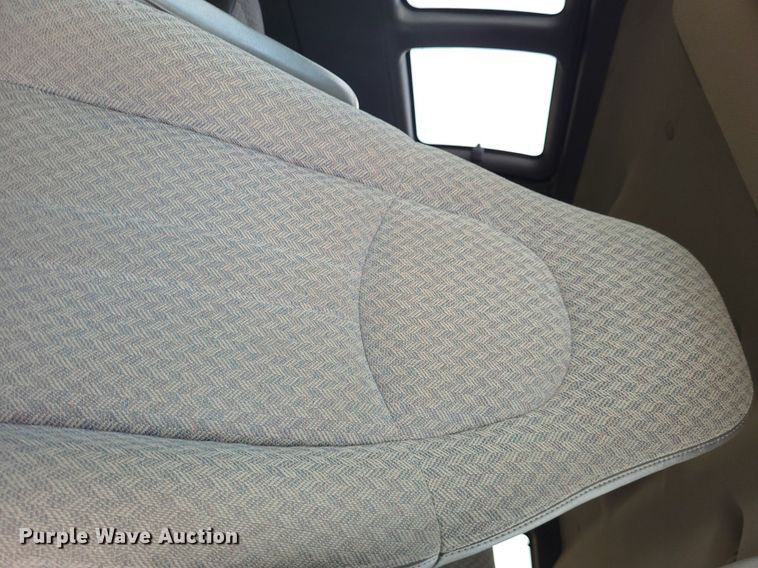 image for item DK1947 2006 Chevrolet Express 3500  van