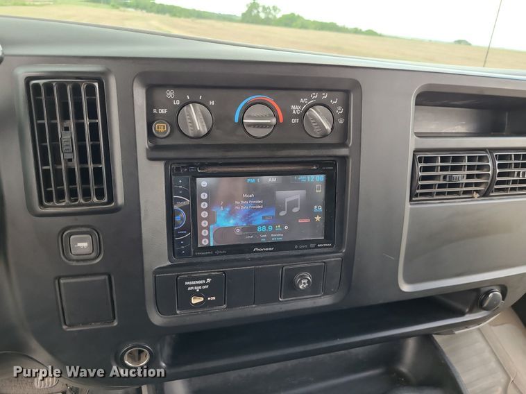 image for item DK1947 2006 Chevrolet Express 3500  van