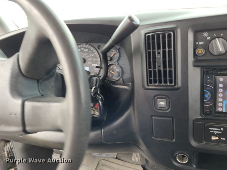 image for item DK1947 2006 Chevrolet Express 3500  van