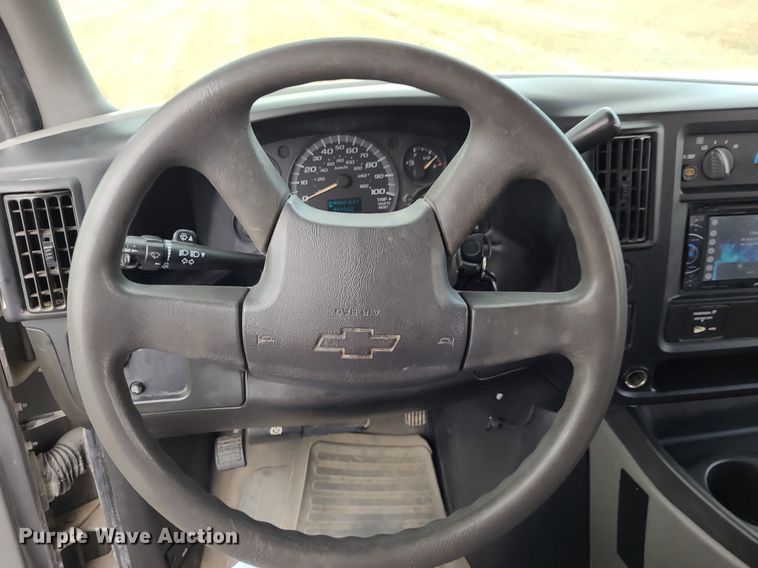 image for item DK1947 2006 Chevrolet Express 3500  van