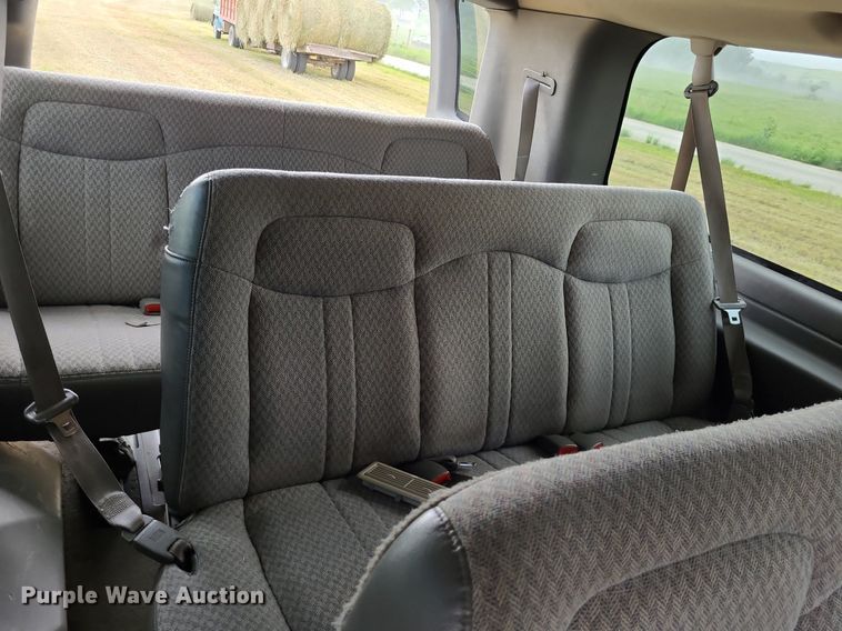 image for item DK1947 2006 Chevrolet Express 3500  van