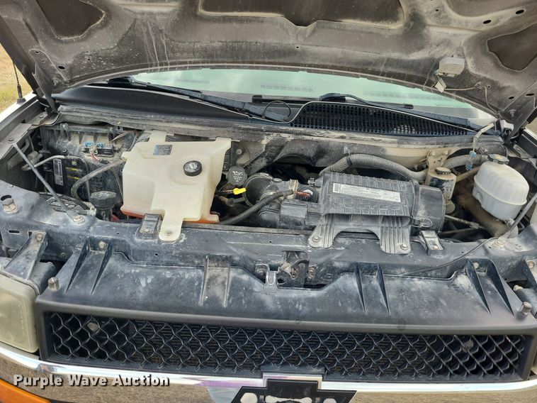 image for item DK1947 2006 Chevrolet Express 3500  van