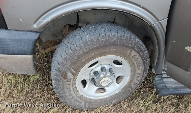 image for item DK1947 2006 Chevrolet Express 3500  van