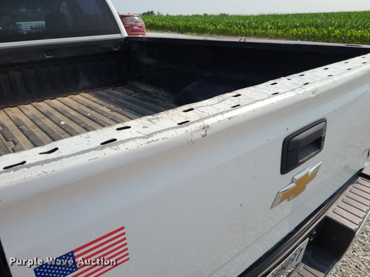 image for item DK1955 2016 Chevrolet Silverado 2500HD  Crew Cab pickup truck